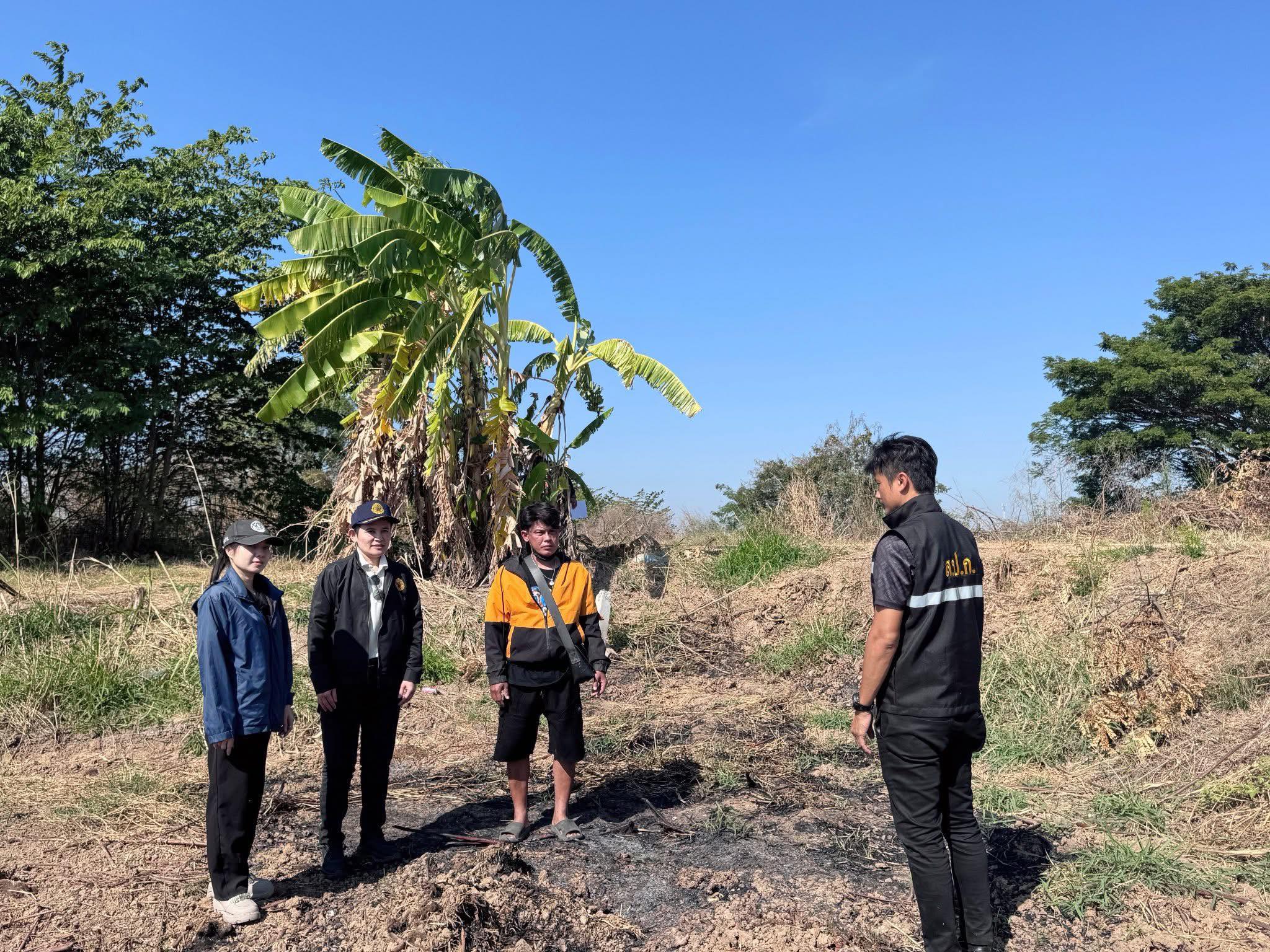 title - ส.ป.ก.อ่างทอง ลงพื้นที่ตรวจสอบการเผาไหม้แปลงเกษตรกรรมในพื้นที่เขตปฏิรูปที่ดินจังหวัดอ่างทอง 